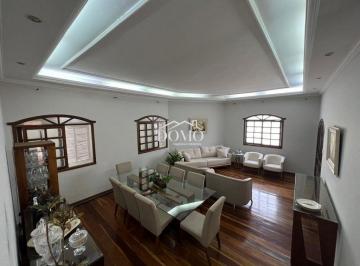 cv4diyu2n2jlmdiwowi3mze3_md · Casa 03 Quartos com 01 Suíte