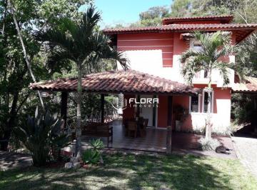 e49316f7d272d624e1276badb1e9f51ffa3928cc · Casa em Condomínio, Estilo Colonial, Com Edícula, total de 5 quartos, sendo 3 suítes, com 235 m², à