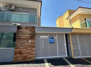 5cb65cede1bea902874c7da3ebd2f5e733236233 · Sobrado - Santa Mônica - Uberlândia/MG