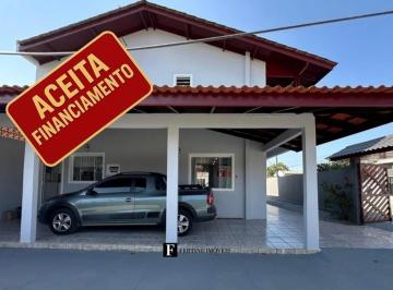 Casa · 198m² · 4 Quartos · 2 Vagas · Sobrado de esquina com piscina em Monções