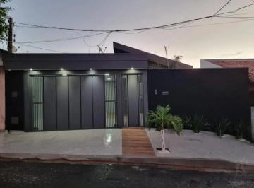 Casa · 200m² · 3 Quartos · 3 Vagas · Casa 3 Quartos com 1 Suíte e 200m² - Jardim Lavínia