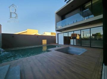 Casa · 445m² · 4 Quartos · 4 Vagas · Casa em condomínio à venda com 445 m² e 4 suítes no Parque das Esmeraldas em Marília
