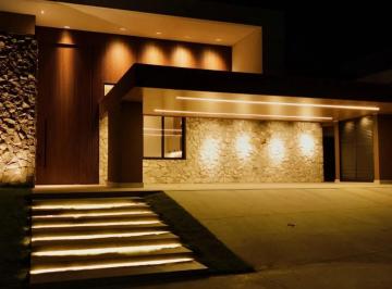 Casa · 558m² · 4 Quartos · 4 Vagas · Casa à venda com 559 m² e 4 suítes no Condomínio Portal da Serra em Marília