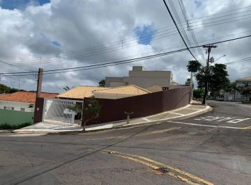 Casa · 350m² · 3 Quartos · 2 Vagas · Casa 3 Quartos com 1 Suíte e 350m² - Parque das Esmeraldas