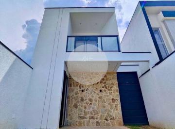 Casa · 130m² · 3 Quartos · 2 Vagas · Casa de Condomínio com 3 quartos