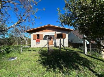 Casa · 63m² · 3 Quartos · 1 Vaga · Casa de madeira com 63m2, sendo 3 dormitórios no bairro América.