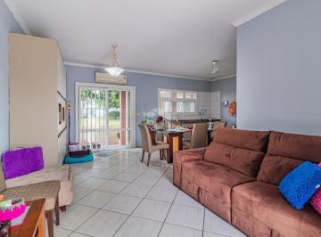 Casa · 111m² · 3 Quartos · 1 Vaga · Casa 3 dormitórios/Quartos sendo 1 suíte. Pátio frente e fundos. Terreno 350m².