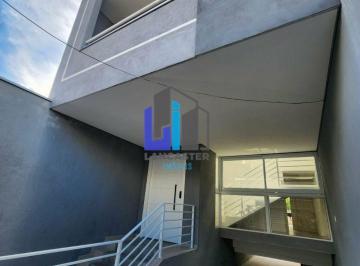Casa · 279m² · 3 Quartos · 4 Vagas · Sobrado novo Bairro Santa Maria