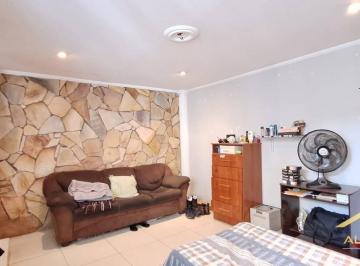 Casa · 203m² · 4 Quartos · 2 Vagas · Sobrado de 203m², 4 Quartos, 3 Banheiros, 2 Vagas no Jd. das Flore/Osasco.