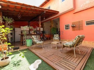 Casa · 204m² · 4 Quartos · 3 Vagas · Casa no Guará I| 4 quartos (2 suítes) | 3 vagas - Proximo à Estação de Metro