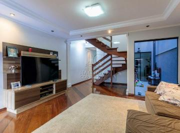 Casa · 190m² · 3 Quartos · 4 Vagas · Sobrado com 3 suítes planejadas, área gourmet e 4 vagas no Parque das Nações