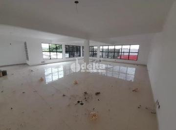 Comercial · 520m² · 9 Vagas · Prédio comercial disponível para locação no bairro Cidade Jardim em Uberlândia-MG