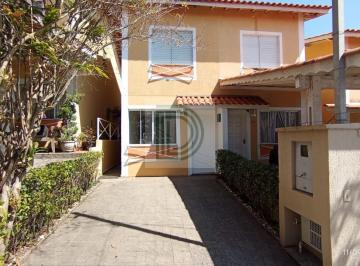Casa · 70m² · 2 Quartos · 2 Vagas · Casa à Venda a 3 minutos a pé do Shopping The Square e Padaria dona Deôla
