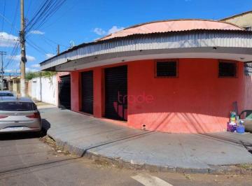 1787f33890d894f245cfb86e716752330fcfdcc1 · esquina com comercio