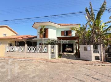 ee5efd52 · Casa, 4 dormitórios, 212 m², em Vargem Grande