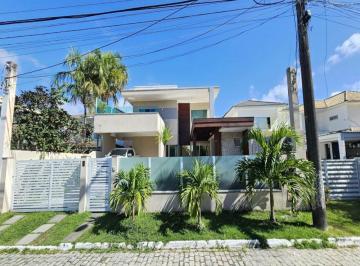 Casa · 242m² · 4 Quartos · 4 Vagas · Oportunidade: Casa em Buraquinho: 242 m2, 4 suítes, Piscina e Espaço Gourmet privativo!