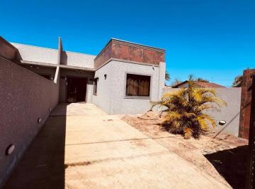 Casa · 3 Quartos · 2 Vagas · CASA COM PISCINA, 3 QUARTOS SENDO  1 SUÍTE, CAMBIJÚ