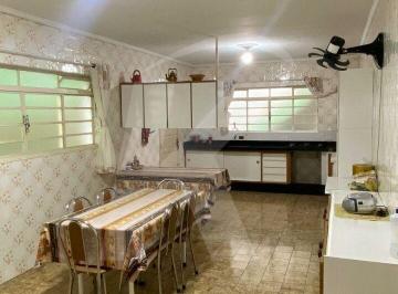 Casa · 250m² · 3 Quartos · 3 Vagas · Sobrado a 500 mts do Metro Parada Inglesa