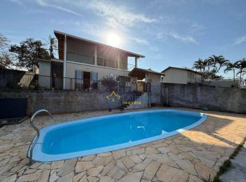 1f39f752c74eaa89ac14a5c0cebf1ca3f069540d · Casa de Campo em Condomínio Fechado à Venda em Atibaia com Vista para a Pedra Grande