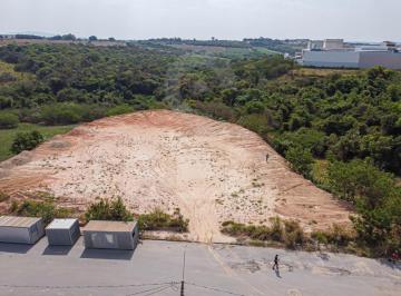 Foto 01 · Área Industrial de 3.742 m² com Excelente Topografia e Localização Privilegiada ao Lado de Área Verd