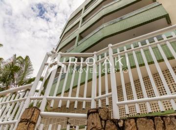 Apartamento · 104m² · 3 Quartos · 1 Vaga · Apartamento de 104m², 3 quartos, 1 vaga, varanda, andar baixo, Play com churrasqueira, no Pechincha