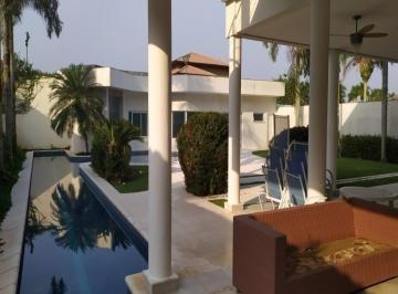 Casa · 890m² · 6 Quartos · 2 Vagas · Casa no Acapulco I com piscina de raia