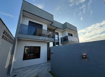 Casa · 140m² · 3 Quartos · 4 Vagas · Sobrado com Piscina em Guaratuba