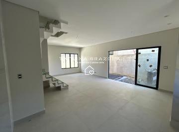Casa de 3 quartos, Curitiba · Sobrado 166m² Guabirotuba — 3 Quartos (1 Suíte), 2 Vagas, Acabamento Alto Padrão