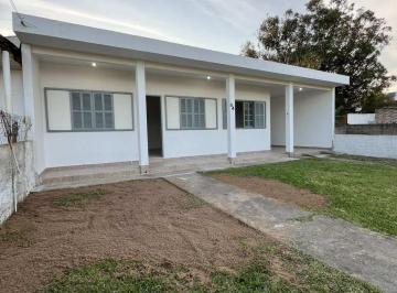casa-na-praia-da-ribanceira-102313104359e3dcfc2e10fbfc58dfe30e42a.jpeg · Casa na praia da Ribanceira