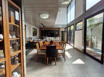 Casa · 188m² · 3 Quartos · 3 Vagas · Água Branca! Sobrado com Modernidade e Conforto!