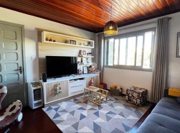 Casa · 238m² · 6 Quartos · 2 Vagas · Casa de 2 andares com 6 quartos  no bairro São Francisco