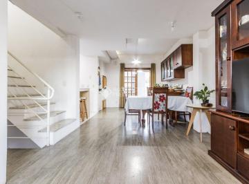 Casa · 239m² · 4 Quartos · 3 Vagas · Ótima casa! ampla com 4 dormitórios e pátio.