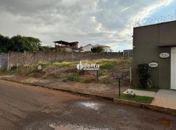 Terreno · 1000m² · Terreno disponível para venda no bairro Cidade Jardim em Uberlândia-MG.