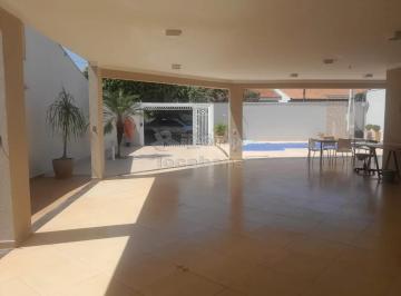 Casa · 495m² · 3 Quartos · 5 Vagas · Casa Residencial e Comercial para venda com escritorio e piscina aquecida.