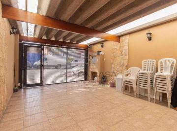 Casa · 200m² · 3 Quartos · 1 Vaga · Casa à venda com 200m², 3 quartos e 1 vaga