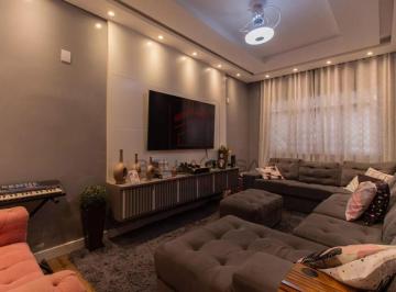 Casa · 200m² · 3 Quartos · 1 Vaga · Casa à venda com 200m², 3 quartos e 1 vaga