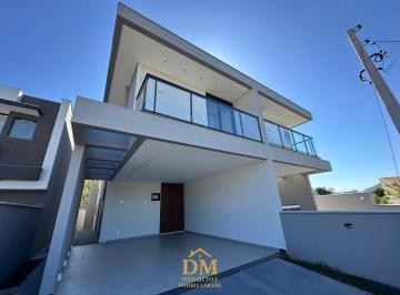 Casa · 135m² · 3 Quartos · 2 Vagas · Sobrado à venda em São José/SC