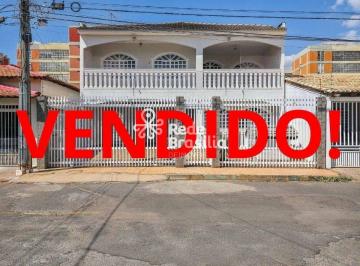 Casa · 288m² · 4 Quartos · 4 Vagas · Casa Ampla e Funcional com 4 Quartos, Suítes e Garagem para 4 Carros