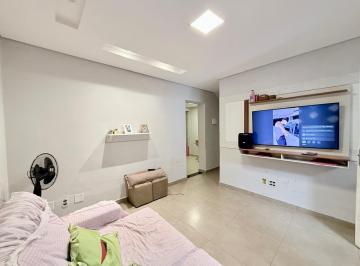 Casa de 4 quartos, Ceilândia · Sobrado na QNQ 05 - Ceilândia norte , excelente localização.