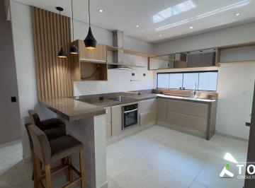 ef9a8132989afbedccc6255cb74a69a1b9aaef2a · Casa com 3 Quartos à venda no Condomínio Golden Park Residence, no Bairro Parque São Bento, em Soroc