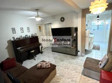 Foto 02 · Casa à venda na Vila Caputera, Mogi das Cruzes-SP: 2 quartos, sala ampla, 2 vagas de garagem, 115m².