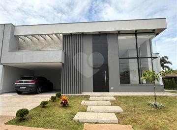Casa · 210m² · 3 Quartos · 4 Vagas · Condomínio com 3 quartos à venda em Jardim Panorama - SP