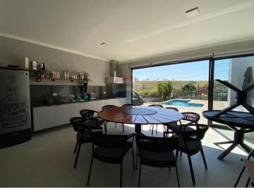 Casa · 270m² · 3 Quartos · 4 Vagas · Casa térrea com 3 suites no Condomínio Terras de Santa Cruz - Bragança Paulista SP.