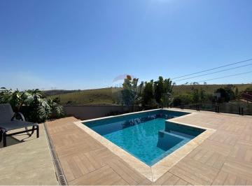 Casa · 270m² · 3 Quartos · 4 Vagas · Casa térrea com 3 suites no Condomínio Terras de Santa Cruz - Bragança Paulista SP.