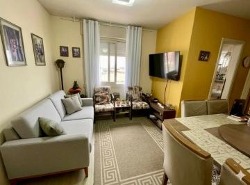 Apartamento · 59m² · 2 Quartos · Apartamento com 66 m2 localizado na Rua Abaeté no Bairro Sarandi