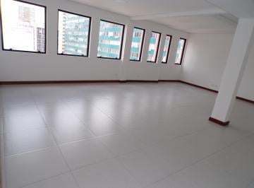 Comercial , Curitiba · Conjunto comercial frente Praça Zacarias, no Centro de Curitiba!