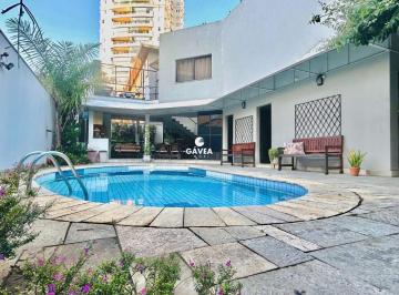 Casa · 480m² · 6 Quartos · 3 Vagas · Casa à venda no José Menino em Santos.