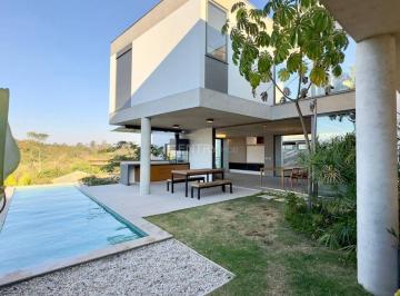Casa · 520m² · 5 Quartos · 4 Vagas · Casa Contemporânea com 5 suítes Exclusividade, arquitetura internacional e sustentabilidade em um só