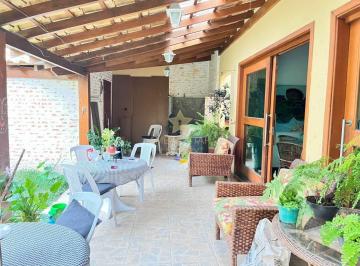 Casa · 600m² · 4 Quartos · 4 Vagas · Refúgio Verde no Coração do Campo Belo