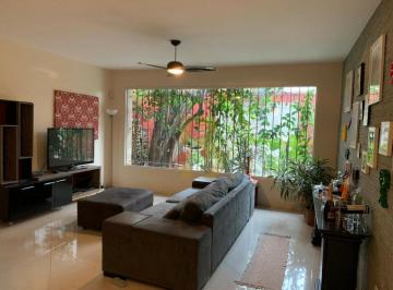 Casa · 352m² · 3 Quartos · 3 Vagas · Casa espaçosa com 3 dormitórios no Planalto Paulista